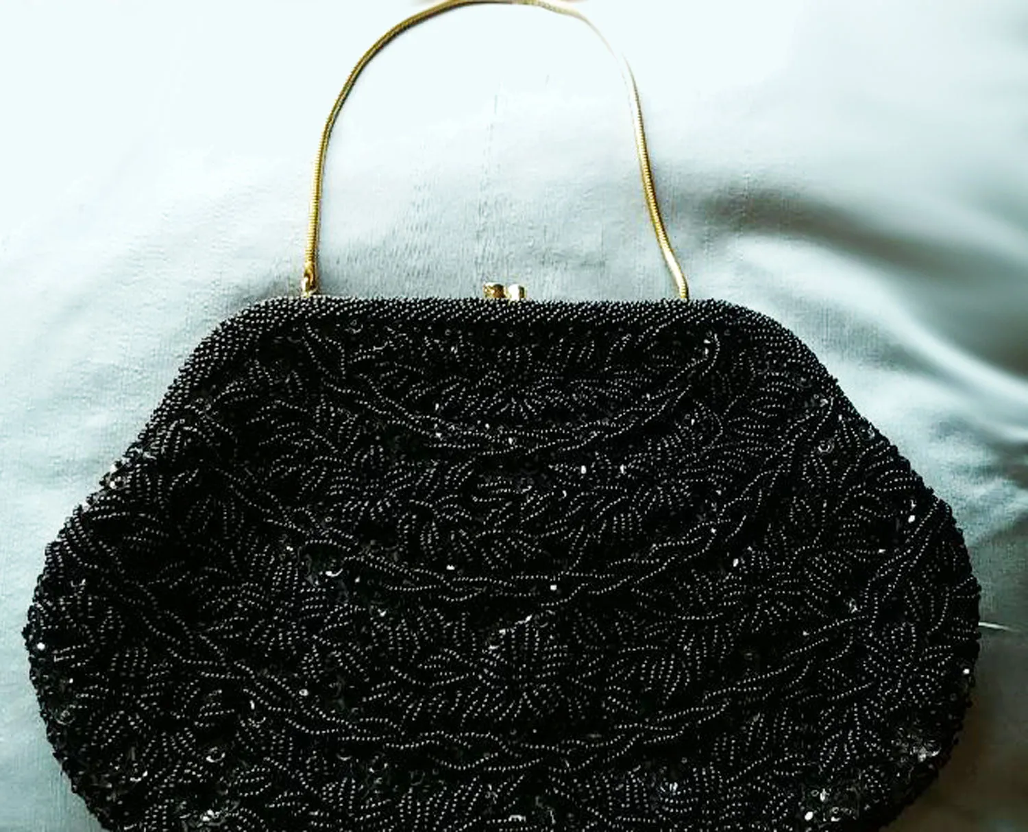 * VINTAGE '60s / '70s GLAMOROUS HAND MADE SPARKLING BLACK BEAD & SEQUIN  EVENING BAG FROM HONG KONG