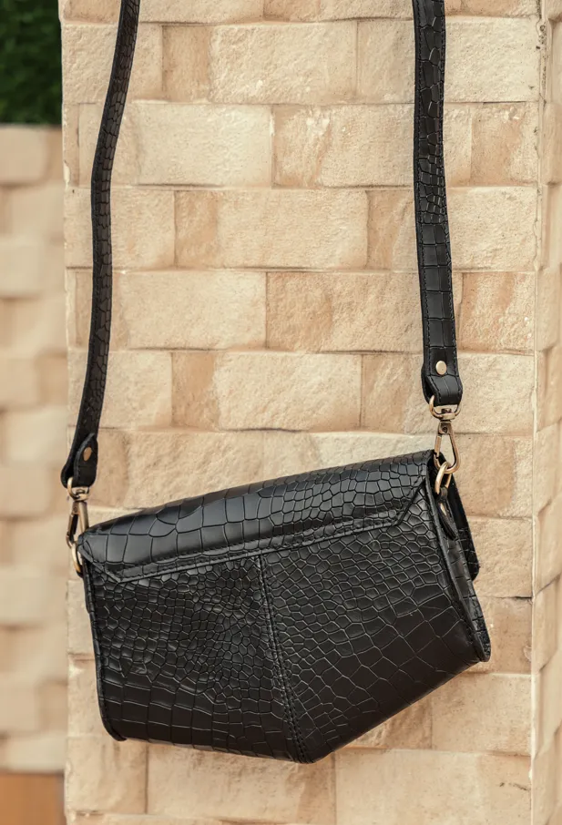 Chic Elegance: Black Deep Croco Leather Crossbody Bag. Art: BG-1602