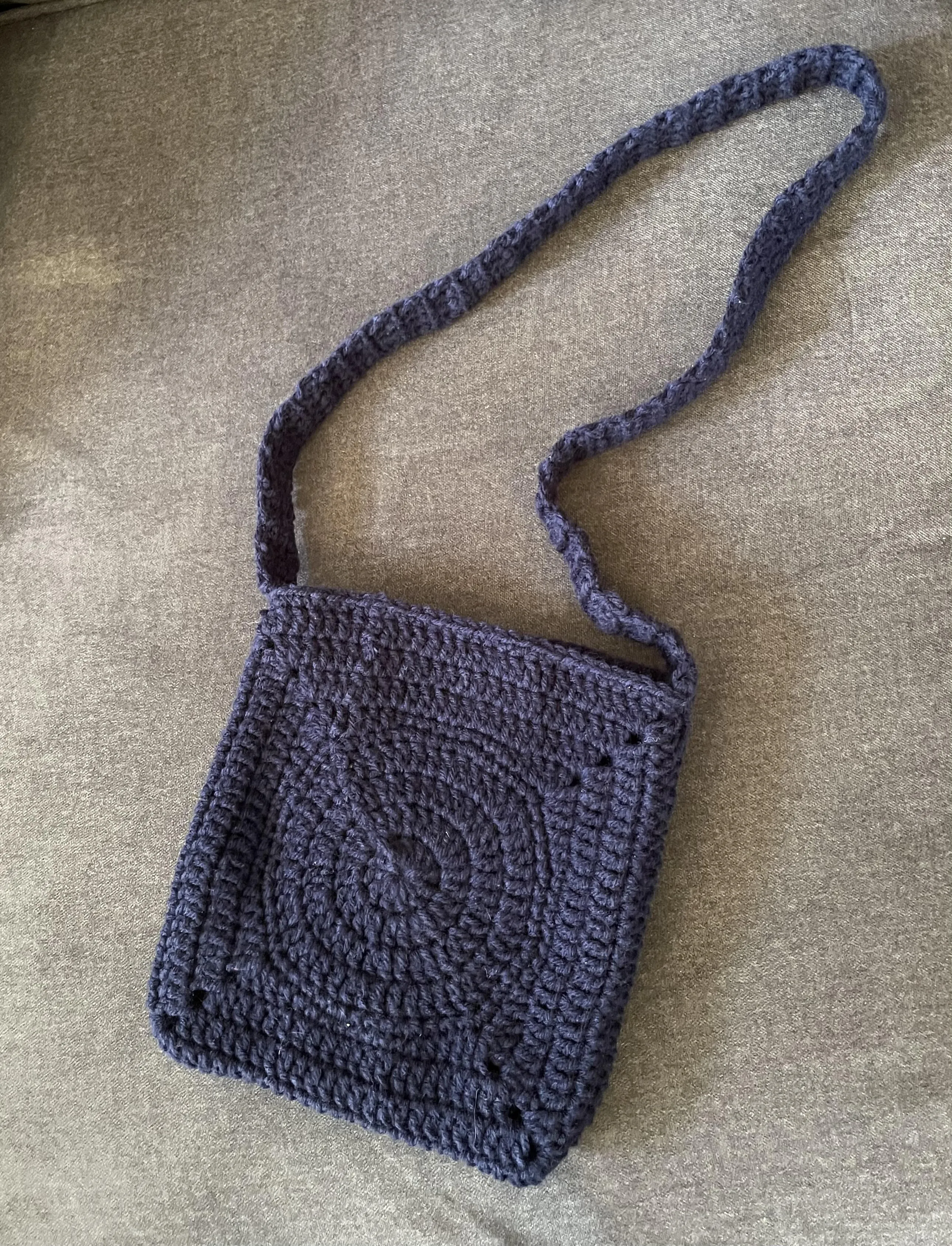 Mini Smiley Face Crossbody Bag Crochet Pattern (Digital Download)